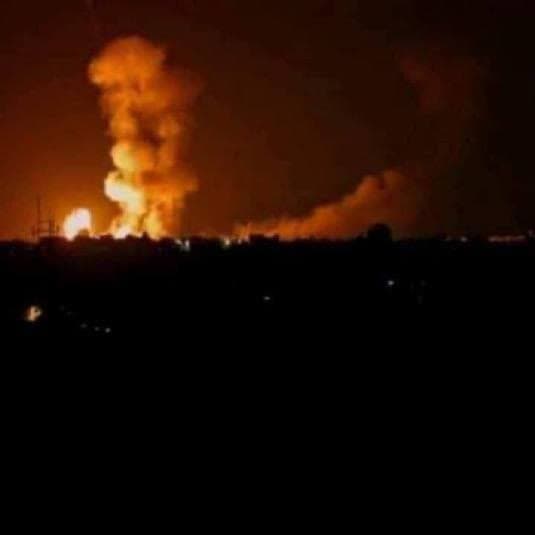 فوری تصاویری از آغاز حملات هوایی اشغالگران امریکا علیه نیروهای مقاومت در دیرالزور، شرق سوریه 1
